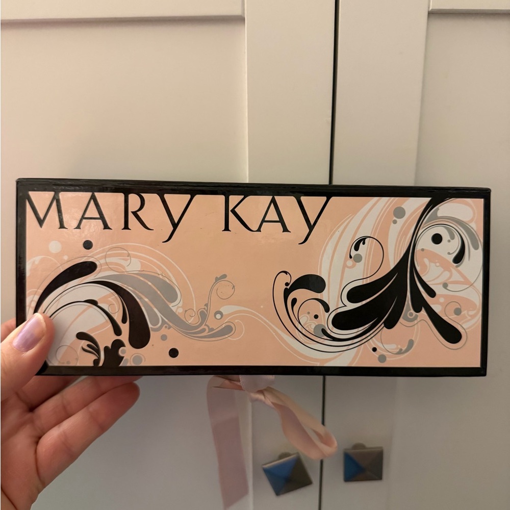 Mary Kay mini fragrance set - 6 perfumes NEW